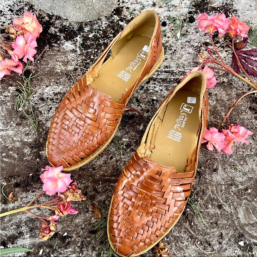 Brand new huarache sandals handmade in Mexico size 6